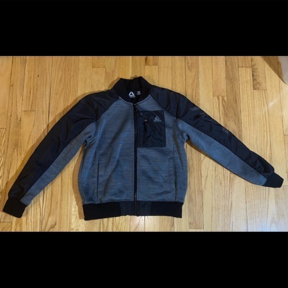 REEBOK BOYS FULL ZIP SIZE M (10-12)